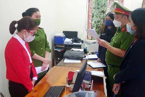 Bắt giam chủ tịch xã cùng thuộc cấp vi phạm hỗ trợ thiên tai ở Nghệ An