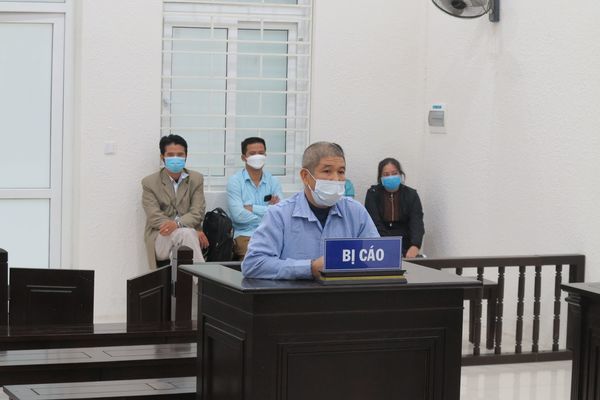 Ân nhân bị dồn vào đường cùng quay ra truy sát bạn thân