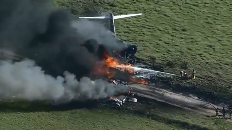 Video máy bay Mỹ cháy thành tro, 21 người thoát trong gang tấc