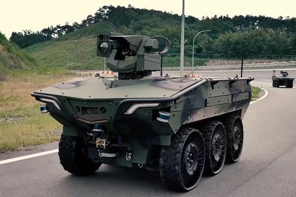 Hàn Quốc hé lộ người máy chiến đấu mới