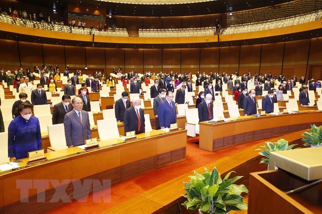Quốc hội mặc niệm đồng bào, chiến sĩ hy sinh vì dịch bệnh Covid-19