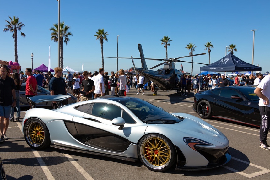 Triển lãm máy bay trực thăng và siêu xe hàng hiếm tại Mỹ