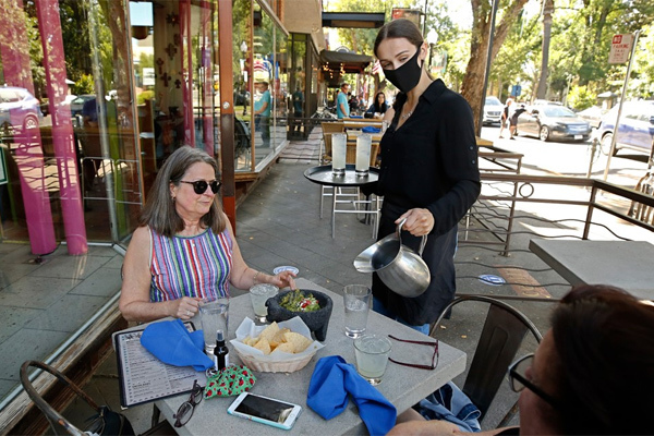 Những địa điểm dễ lây lan Covid-19 nhất hiện nay