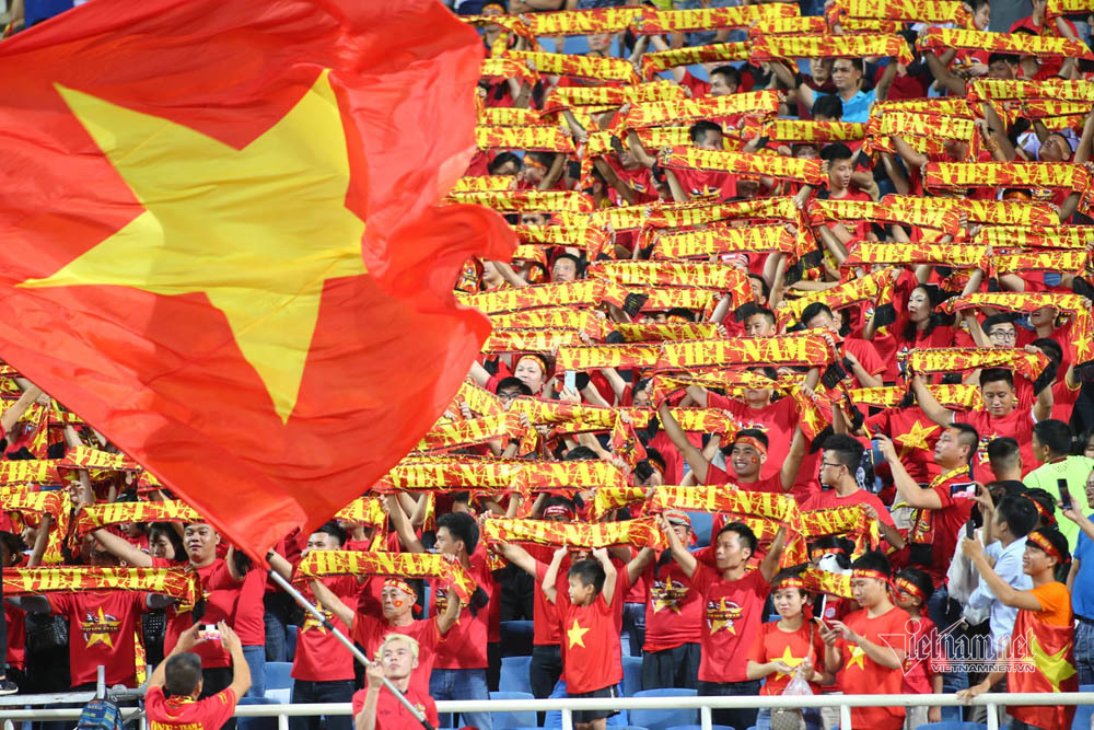 Cháy vé trận Việt Nam - Nhật Bản sau 10 phút mở bán