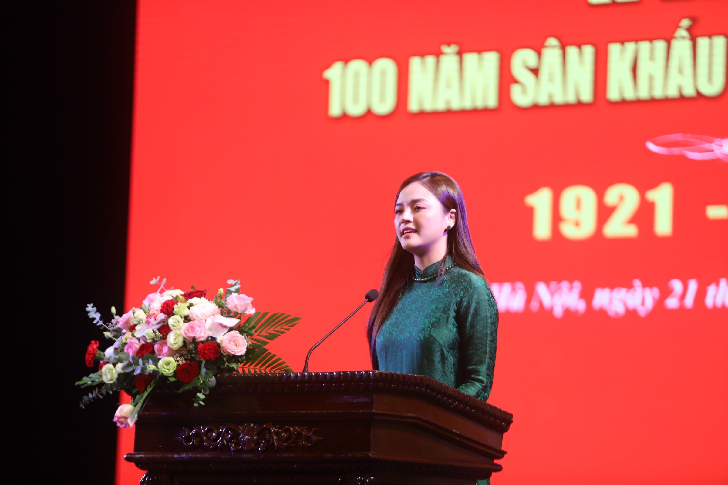 Dàn nghệ sĩ tề tựu kỷ niệm 100 năm sân khấu Kịch Việt Nam
