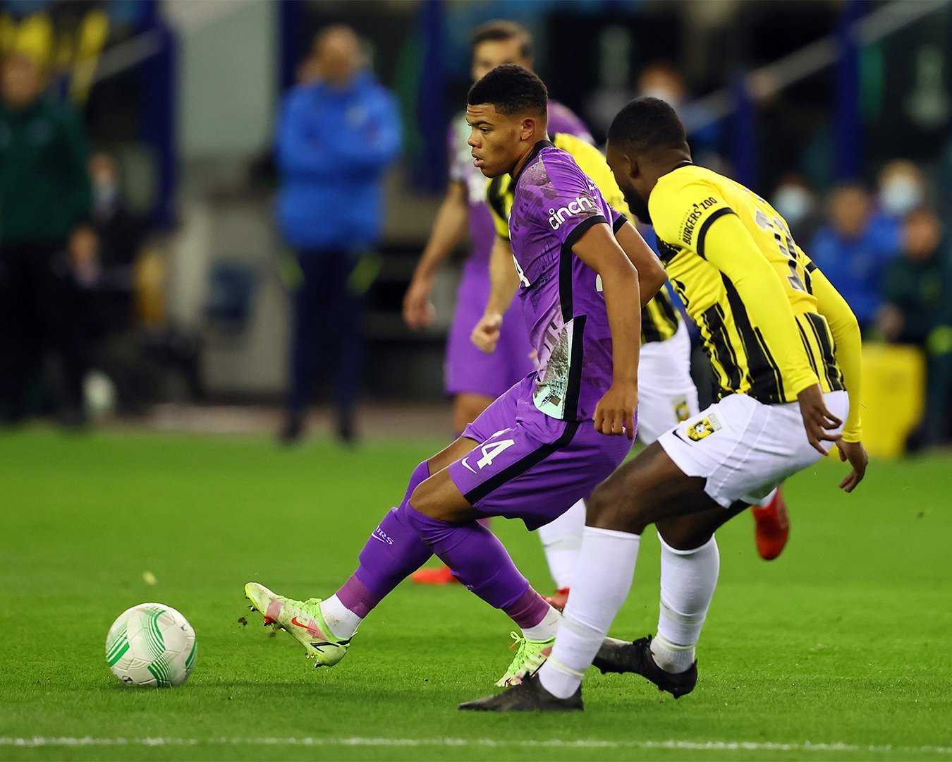 Kết quả bóng đá hôm nay 22/10: Những cú sốc ở cúp châu Âu