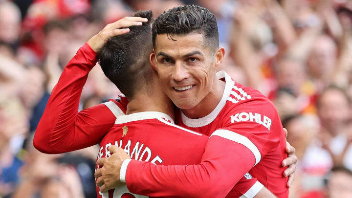 Ronaldo sớm gia hạn MU, Real ‘thưởng’ Vinicius