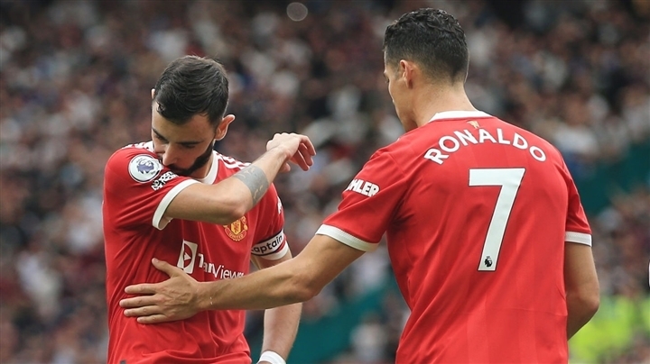 Ronaldo mắng đồng đội, Bruno Fernandes yêu cầu gắt Solskjaer
