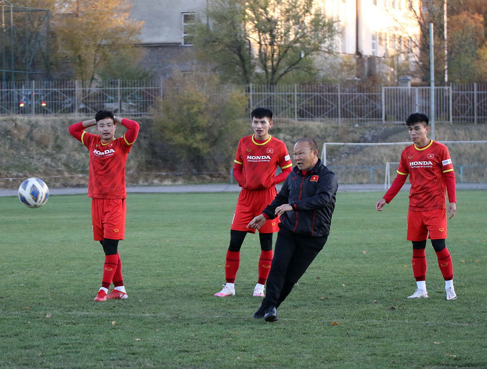 Thầy Park... thua học trò trong thử thách cùng U23 Việt Nam