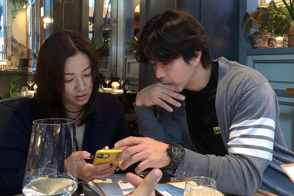 Tài tử Kwon Sang Woo sang Mỹ 'hẹn hò' vợ á hậu