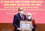 Chủ tịch nước tặng Huy hiệu 75 năm Đảng viên cho nguyên Phó Chủ tịch nước Nguyễn Thị Bình
