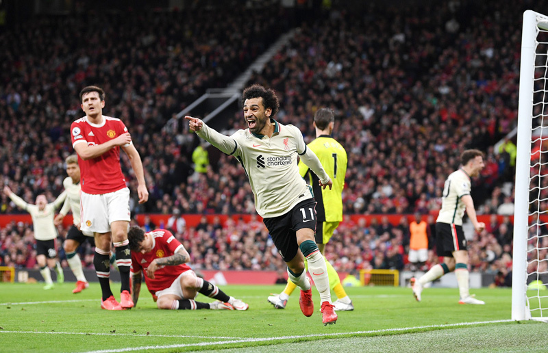 Salah 'nổ' hat-trick, Liverpool đè bẹp MU