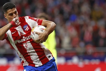 Suarez hóa người hùng, đưa Atletico trở về từ cõi chết