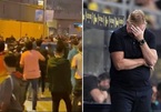 HLV Koeman bị CĐV Barca lăng mạ, tấn công sau trận thua Real