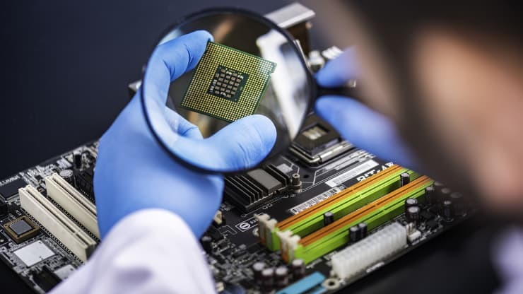 Trung Quốc vẫn phụ thuộc công nghệ nước ngoài để phát triển chip riêng