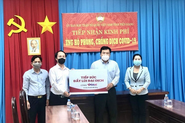Bạn đọc VietNamNet hỗ trợ người lao động về quê từ vùng dịch