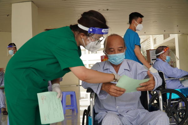 Phó Giám đốc Sở Y tế TP.HCM: “Chúng ta cần cực kỳ thận trọng”