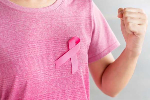 2.700 phụ nữ được khám sàng lọc miễn phí ung thư vú