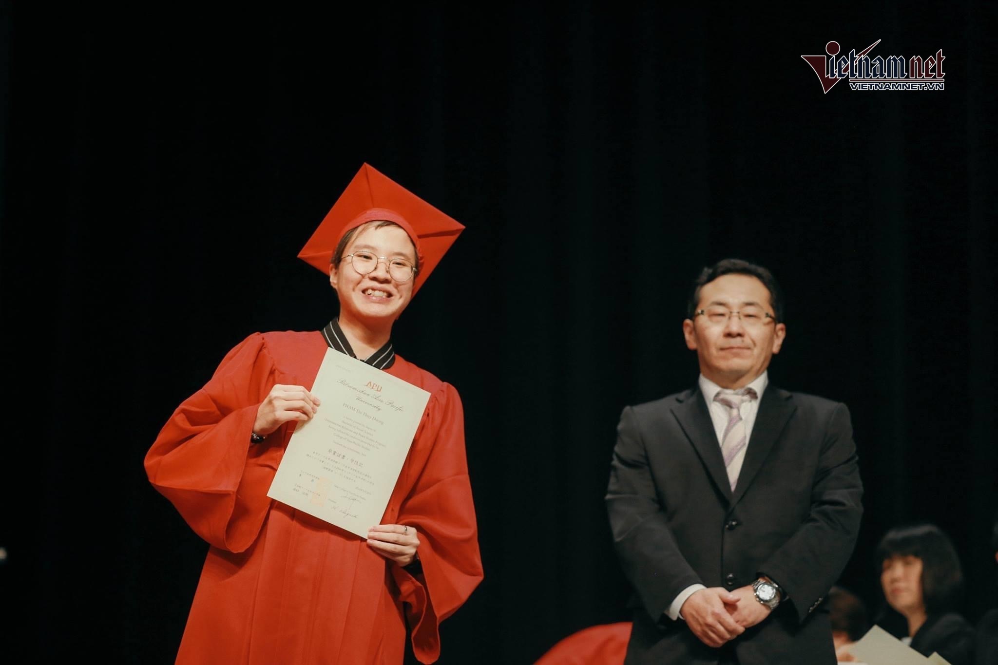Cô gái Đà Lạt tốt nghiệp xuất sắc ngôi trường toàn 'nhà nghiên cứu'