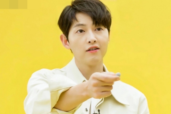 Song Joong Ki được Tổng thống Hàn Quốc tặng bằng khen