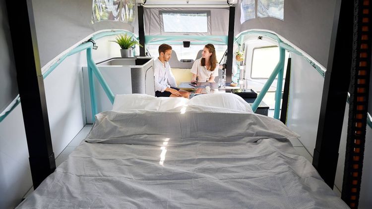 Ngắm chiếc xe Van cắm trại đầu tiên trên thế giới sử dụng điện mặt trời