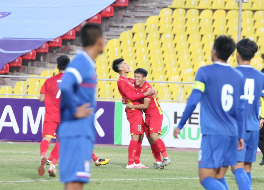 U23 Việt Nam thắng nhọc trận ra quân vòng loại U23 châu Á