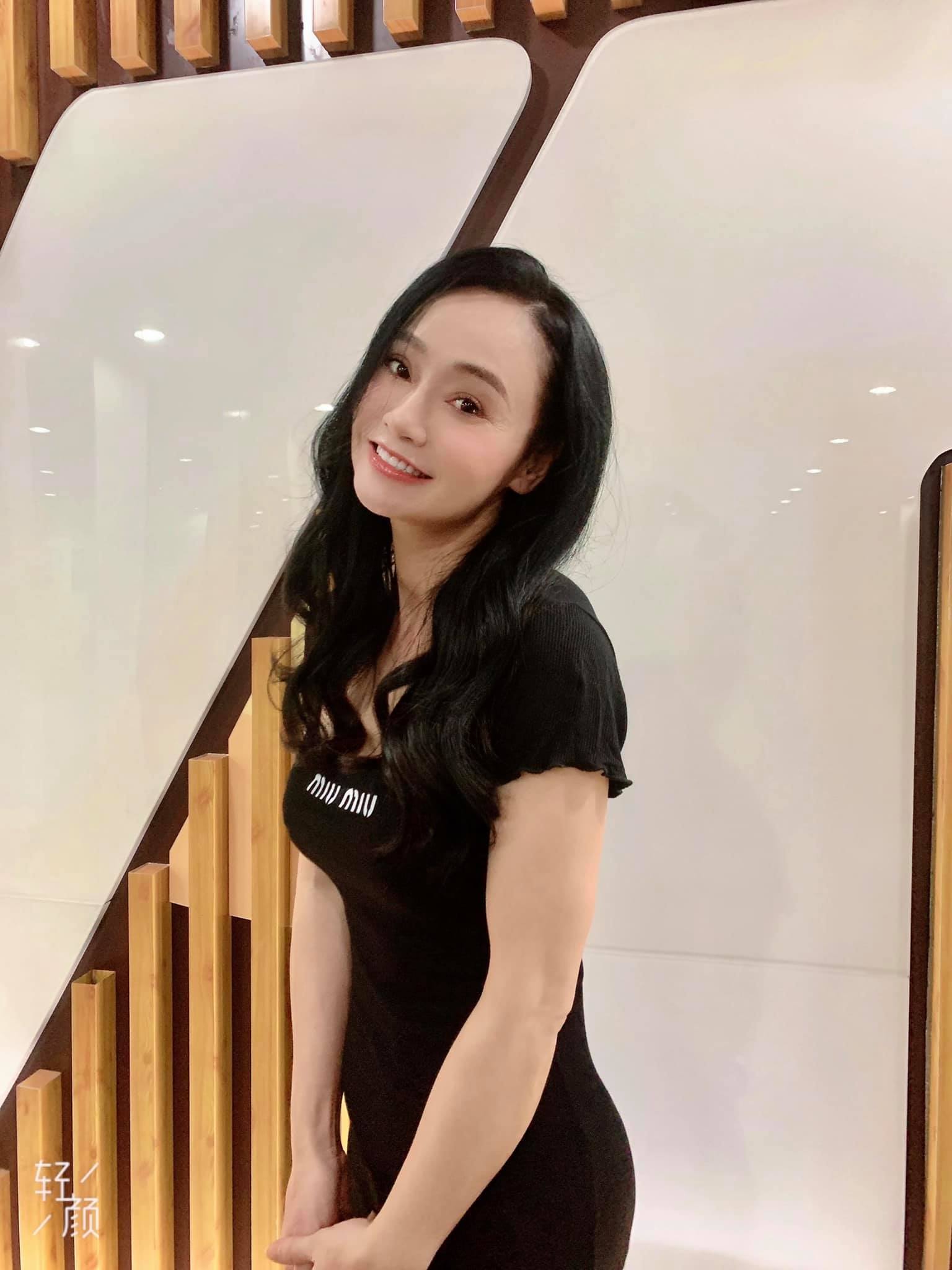 Quách Thu Phương Trẻ Và Sexy Hơn Hẳn Bà Xuân ‘hương Vị Tình Thân 