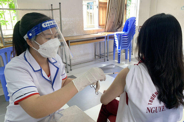 Lý do quận duy nhất ở TP.HCM hoãn tiêm vắc xin Covid-19 cho trẻ em