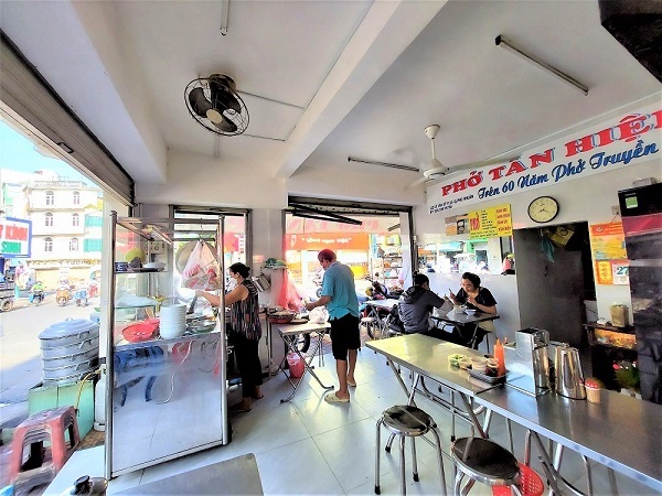 Không lo vắng khách, chỉ sợ nay cho mở mai bắt đóng