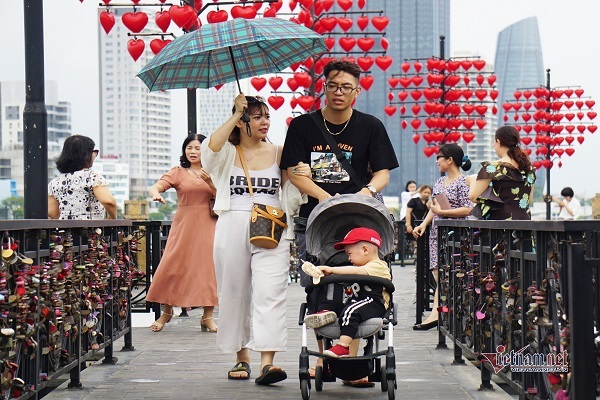 Tháng 11: Đà Nẵng đón chuyến bay chở khách du lịch đầu tiên