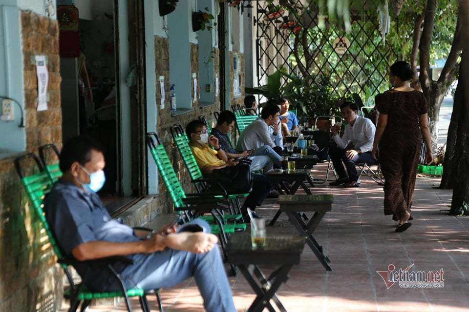 Ăn ở nhà hàng thế nào để phòng lây nhiễm Covid-19?