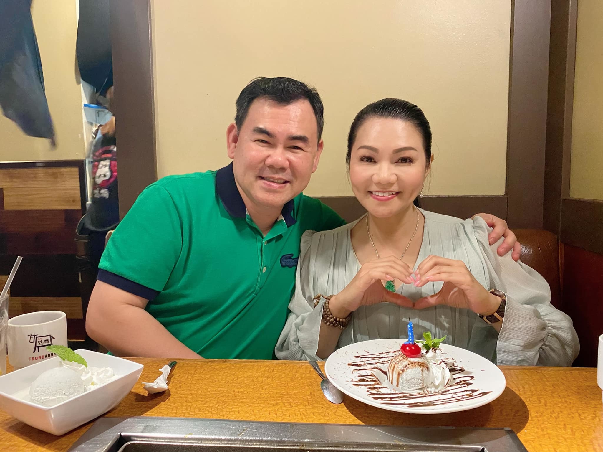 Hôn nhân 19 năm hạnh phúc của 'ngôi sao cải lương' Ngọc Huyền