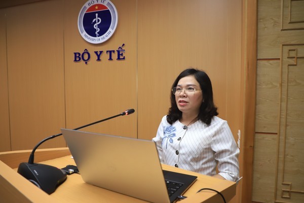 Các tỉnh phải ưu tiên tiêm đủ vắc xin Covid-19 cho người trên 18 tuổi trước  trẻ em