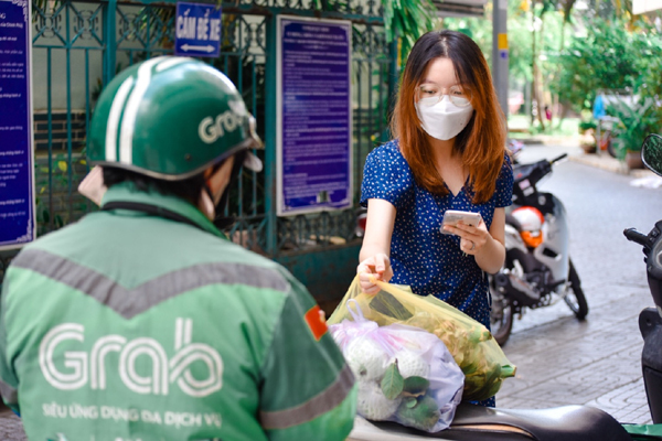 Sau giãn cách, nhiều người dân TP.HCM giữ thói quen đi chợ online