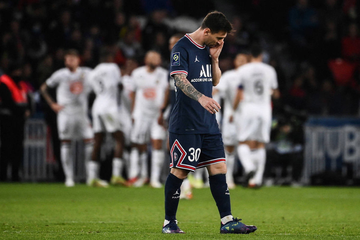 PSG thắng nhọc Lille: Messi nhạt nhòa ở Ligue 1