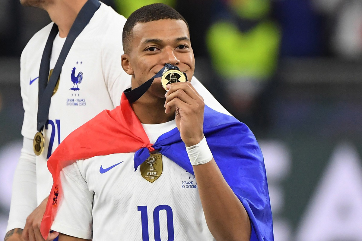 Mbappe ra yêu sách với Real Madrid