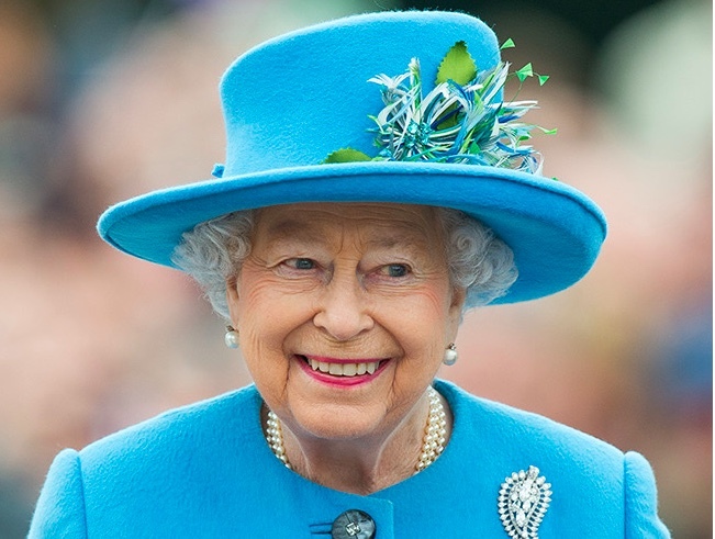 Bí mật “nụ cười trắng sáng” của Nữ hoàng Anh