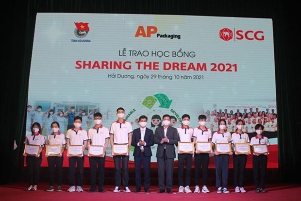 Thua Thien-Hue: 229 students get Vallet scholarships
