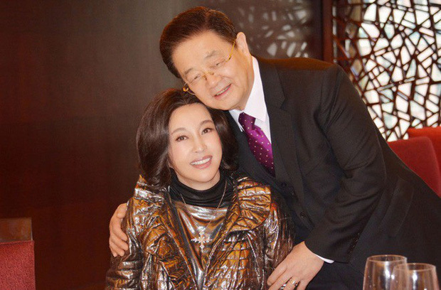 ‘Võ Tắc Thiên’ Lưu Hiểu Khánh 66 tuổi vẫn trẻ trung, là tỷ phú Trung Quốc