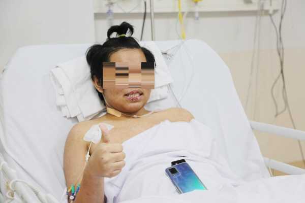 Chạy ECMO hơn 3 tuần cứu cậu bé 90 kg khỏi Covid-19