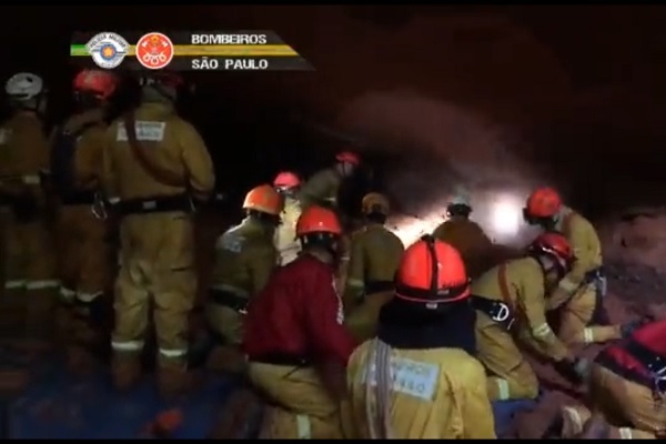Hang đá sập khi đang huấn luyện, nhiều lính cứu hỏa Brazil thiệt mạng