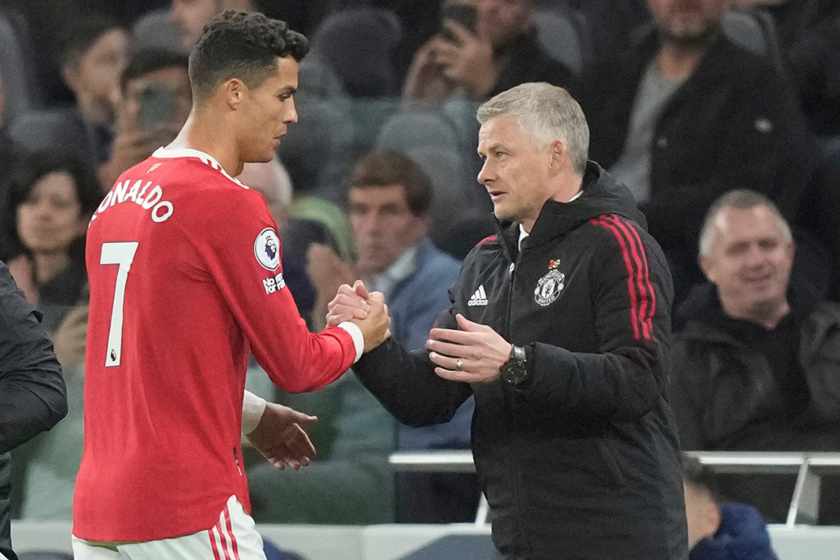 MU chưa hết gian nan: Hãy thận trọng, Solskjaer!