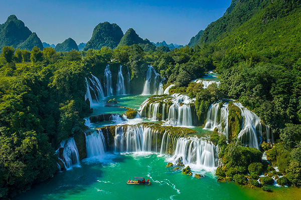 Thác Bản Giốc lọt vào bảng xếp hạng những thác nước đẹp nhất thế giới