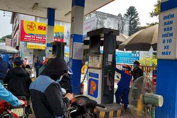 High taxes and fees cause jump in petrol prices