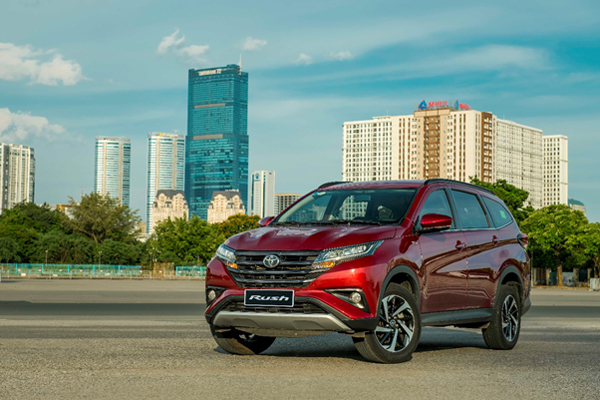 Toyota tung khuyến mại khủng mùa mua sắm cuối năm