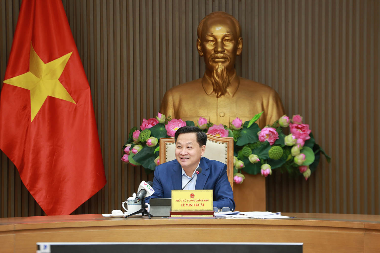 Cần tháo gỡ khó khăn, vướng mắc trong mua sắm trang thiết bị phòng chống dịch Covid-19