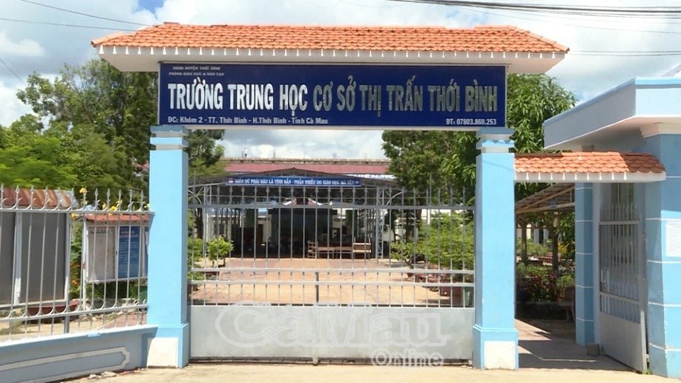 Học sinh 16 trường học ở Cà Mau phải tạm dừng đến trường