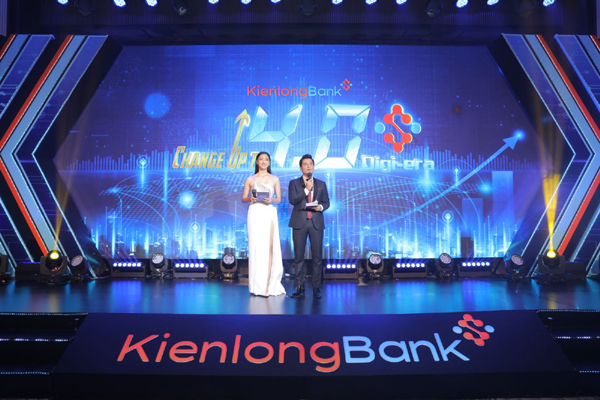 'Bữa tiệc nghệ thuật' mãn nhãn kỷ niệm tuổi 26 của KienlongBank