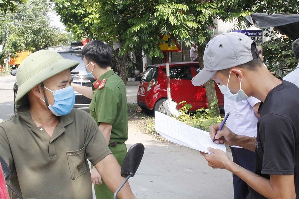 Bắc Giang phê bình một chủ tịch huyện, xem xét khởi tố vụ án làm lây lan dịch bệnh