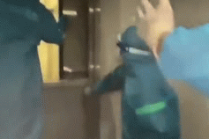 Giải cứu nhân viên y tế bị kẹt trong thang máy bệnh viện